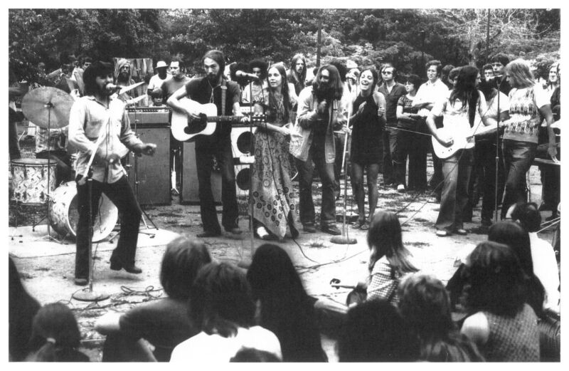 Phil Gentile (left) – Harry Sandler’s Goodtime Show on Cambridge Common Phil Gentile