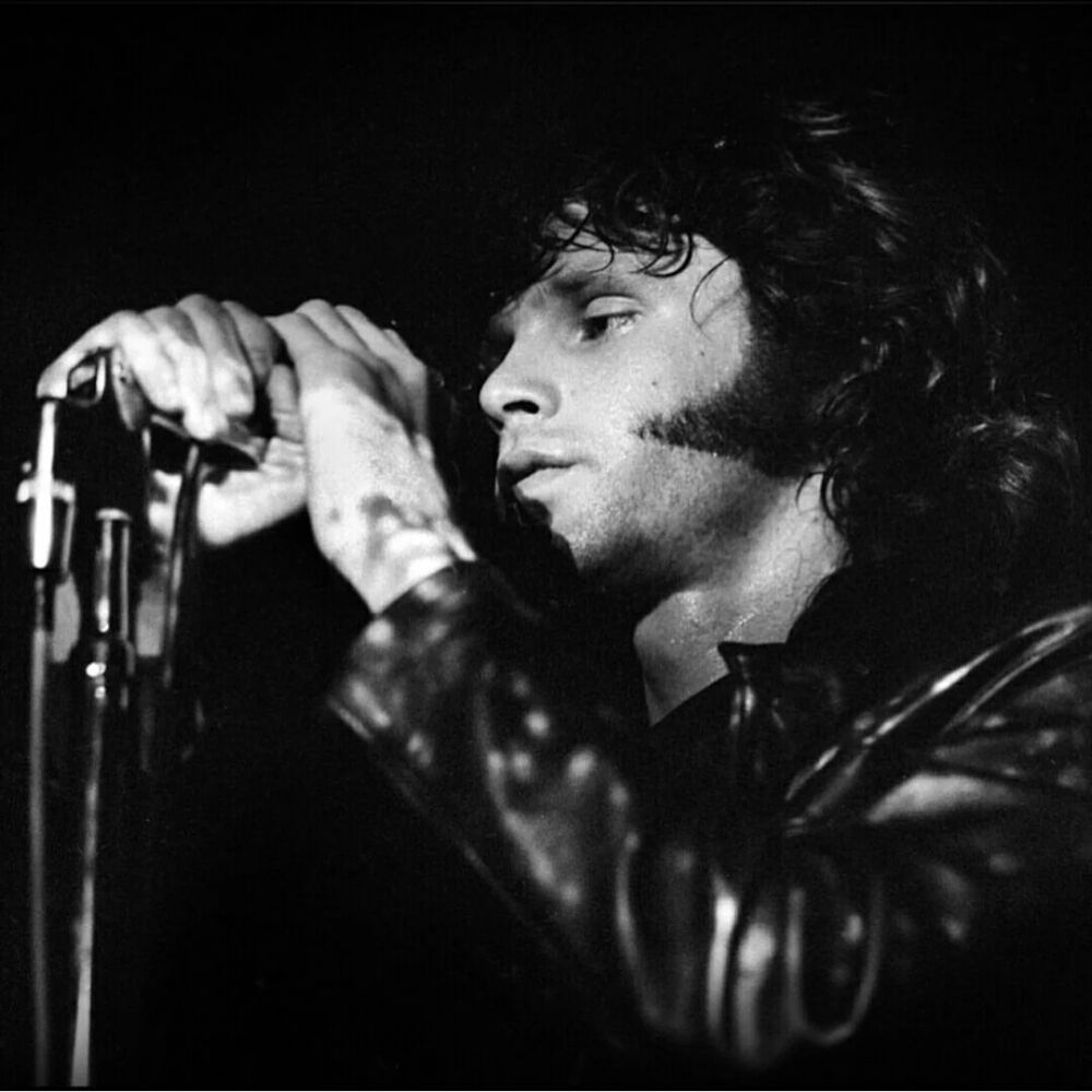 The Crosstown Bus – Jim Morrison – Photo: Peter Simon The Crosstown Bus