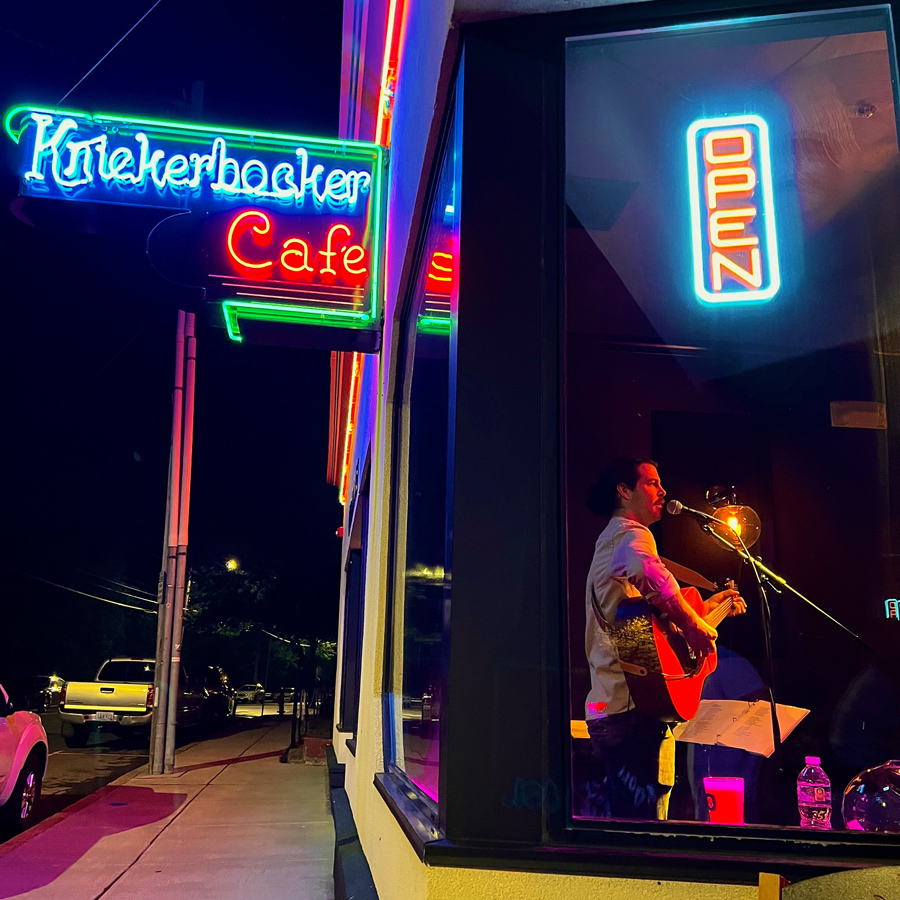 The Knickerbocker Cafe