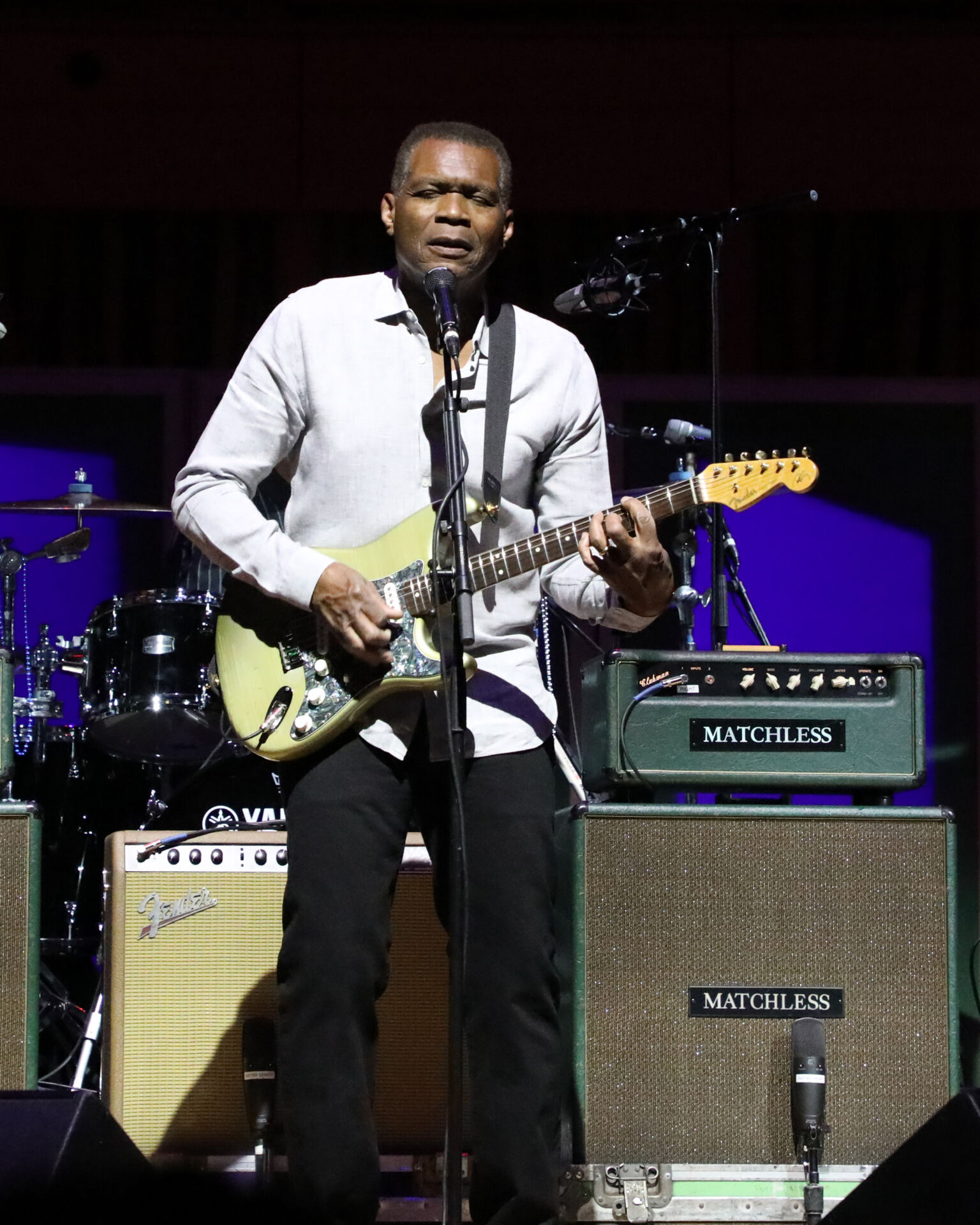 Robert Cray at Groton Hill Music Center – photo by Stephen M. Crafts Robert Cray at Groton Hill Music Center - photo by Stephen M. Crafts