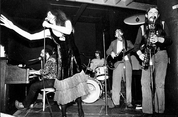 Stormin’ Norman & Suzy on stage Stormin' Norman & Suzy on stage